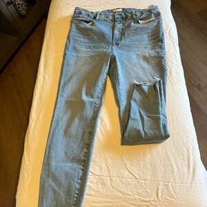 Good American size 16 skinny with frey at the bottom!